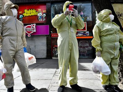 Bolivia podría pasar del coronavirus al "coronahambre", según Áñez