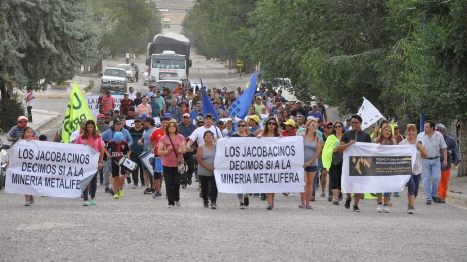 Marcha a favor de la megaminería Fuente: (Instagram)