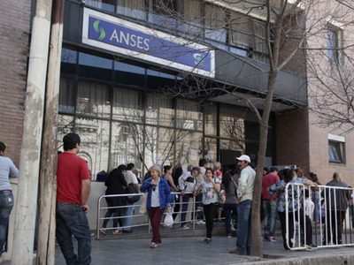 ANSES: quiénes cobran beneficios este lunes, 5 de abril