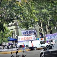 A la espera de una nueva oferta, ATEN para y acampa en Casa de Gobierno