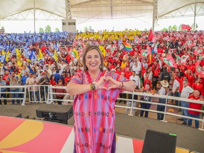 Xóchitl Gálvez tiende puentes hacia Ebrard pero advierte: “en este Frente ya hay una candidatura”