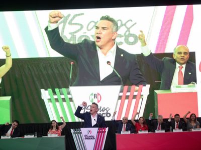 Se gesta rebelión en el PRI... y “Alito”, como si nada