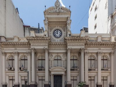 El dólar oficial cerró en $1.345 tras la intervención del Tesoro de EEUU