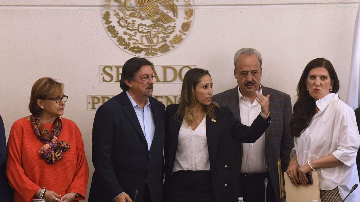Malú Micher, Napoleón Gómez Urrutia, Mariana Gutiérrez Bernárdez, Rafael Espino de la Peña y Kenia López