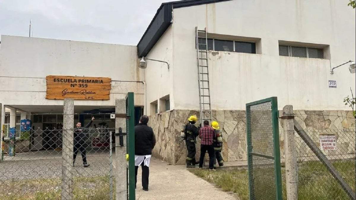 La explosión ocurrió en medio del acto de egreso de séptimo grado. Fuente: (RSM)