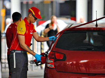 Tras los pasos de YPF: Shell y otras petroleras aumentaron sus naftas y gasoil