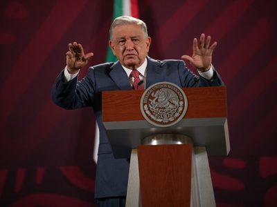 AMLO asegura que no hay ruptura en Morena pese a señalamientos de Ebrard