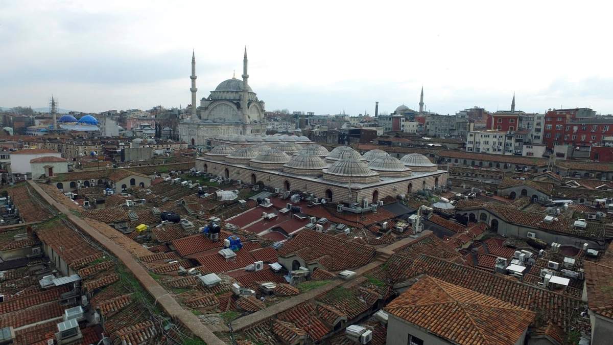 Vista aérea, tomada con un dron, del tejado del Gran Bazar de Estambul, el 1 de febrero de 2016