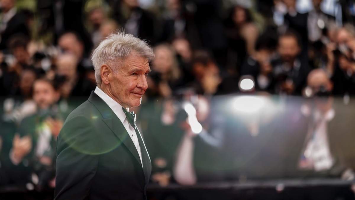 Harrison Ford posa a su llegada al estreno de la película de Indiana Jones