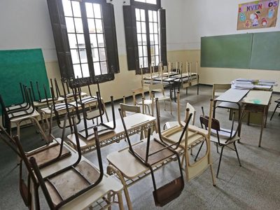 ¡No arrancan las clases! "Se extiende la suspensión para priorizar la salud", afirmó Trotta