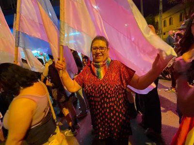Madres de niños LGBTQ unen fuerzas en América Latina