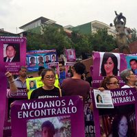 Mujeres recriminan a Duarte por sus hijos desaparecidos: 'Hoy no hay pasteles, pero sí sillas vacías”