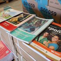 Gobernadores de la 4T comparan al PAN con Hitler y Pinochet por proponer que se destruyan libros
