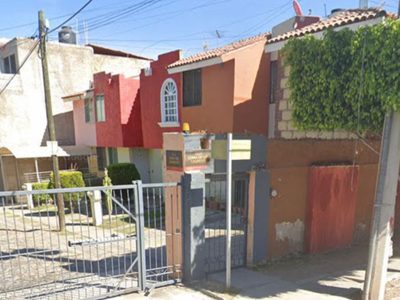 Expolicía mata a su hijo, deja lesionada de gravedad a su hija y luego se suicida