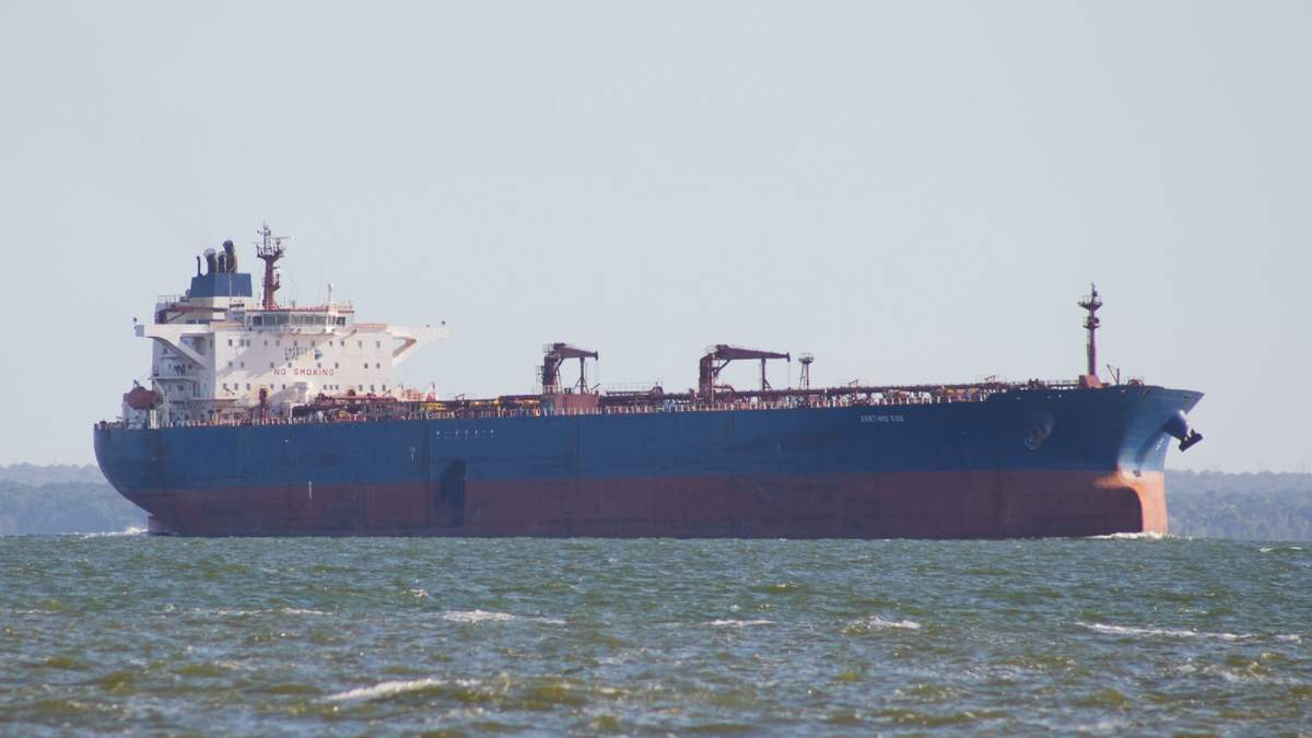 El buque petrolero Xanthos Eos navega en el lago Maracaibo, el 7 de enero de 2026, en Maracaibo, Venezuela