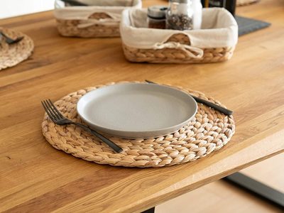 Ni se te ocurra tirar los individuales viejos de la cocina: mirá cómo convertirlos en los bolsos de mano más cancheros y a la moda