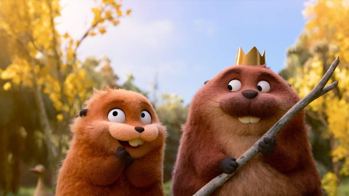 Esta imagen publicada por Disney muestra a Mabel Beaver, con la voz de Piper Curda a la izquierda, y al Rey Jorge, con la voz de Bobby Moynihan en una escena de la película animada "Hoppers"