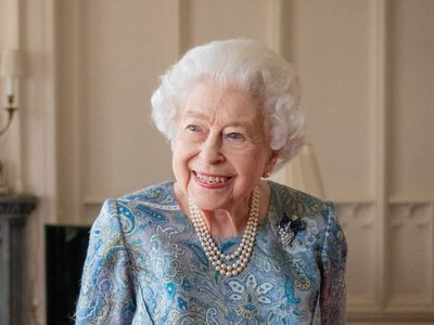 Isabel II excluye a los príncipes Enrique y Andrés del balcón de Buckingham en el Jubileo