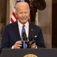 Biden pide defender la integridad electoral en EU en el aniversario del ataque al Capitolio