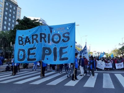 Somos Barrios de Pie se moviliza a la Quinta de Olivos en reclamo de alimentos