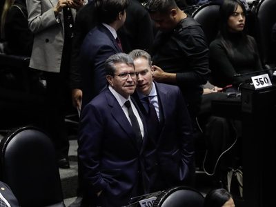 Legisladores escucharán a empresarios y sindicatos sobre la reforma al Infonavit: Monreal