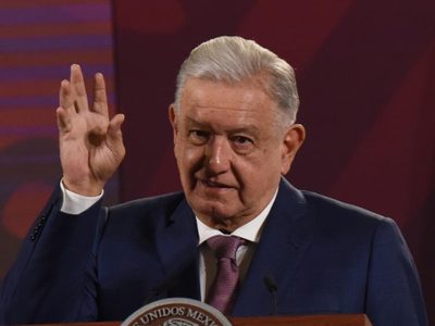 Cofepris dio permisos para explotar marihuana a empresas ligadas a Vicente Fox: AMLO