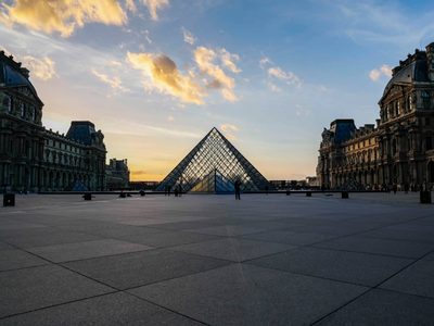 Francia anuncia el fin del certificado de vacunación y del uso obligatorio de mascarillas en interiores