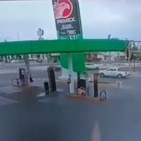 Con fusiles de asalto, tres sujetos atacan a despachador de gasolinera de Ciudad Juárez (Video)