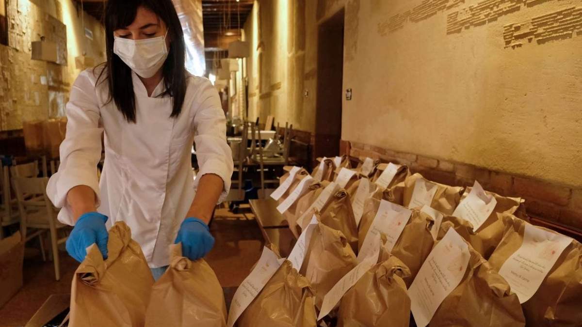 Por delivery, la única forma que tienen de trabajar algunos comercios gastronómicos. Fuente: (Twitter)
