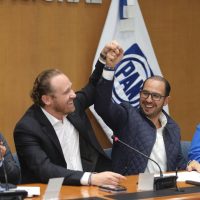 Santiago Taboada recibe la constancia como candidato del PAN a la Jefatura de Gobierno