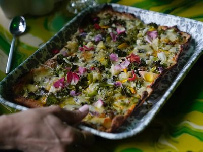 Un movimiento convierte toneladas de restos de comida en pizza y helado
