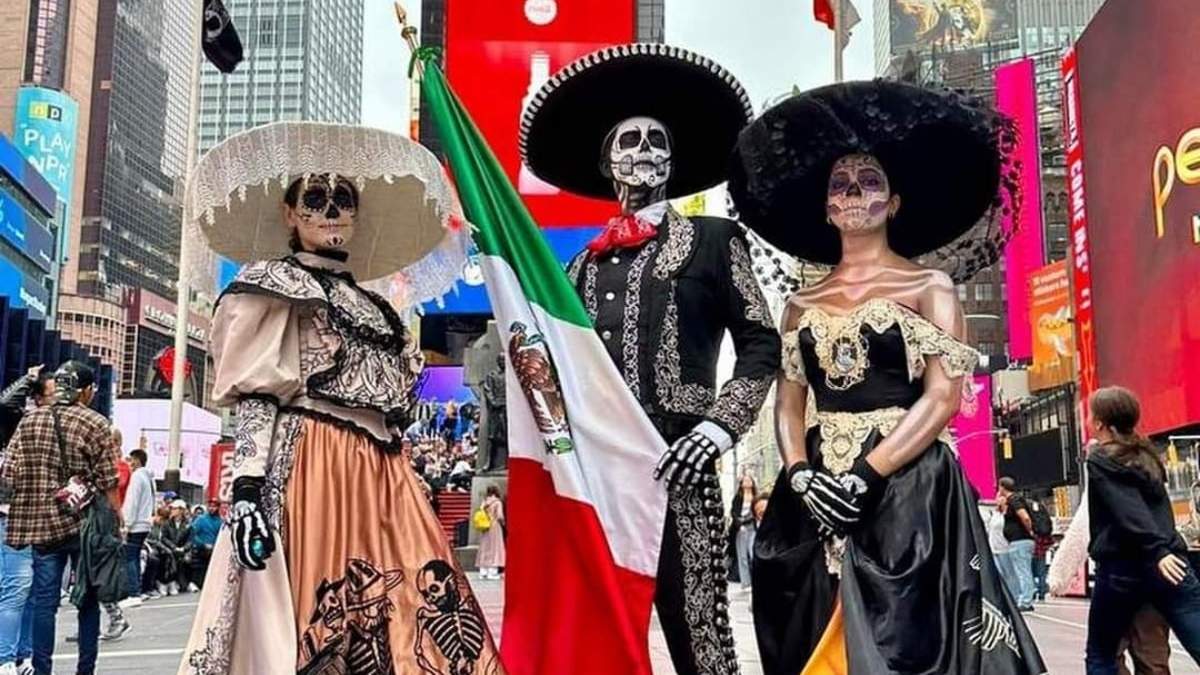 Catrinas y Charros en Times Square
