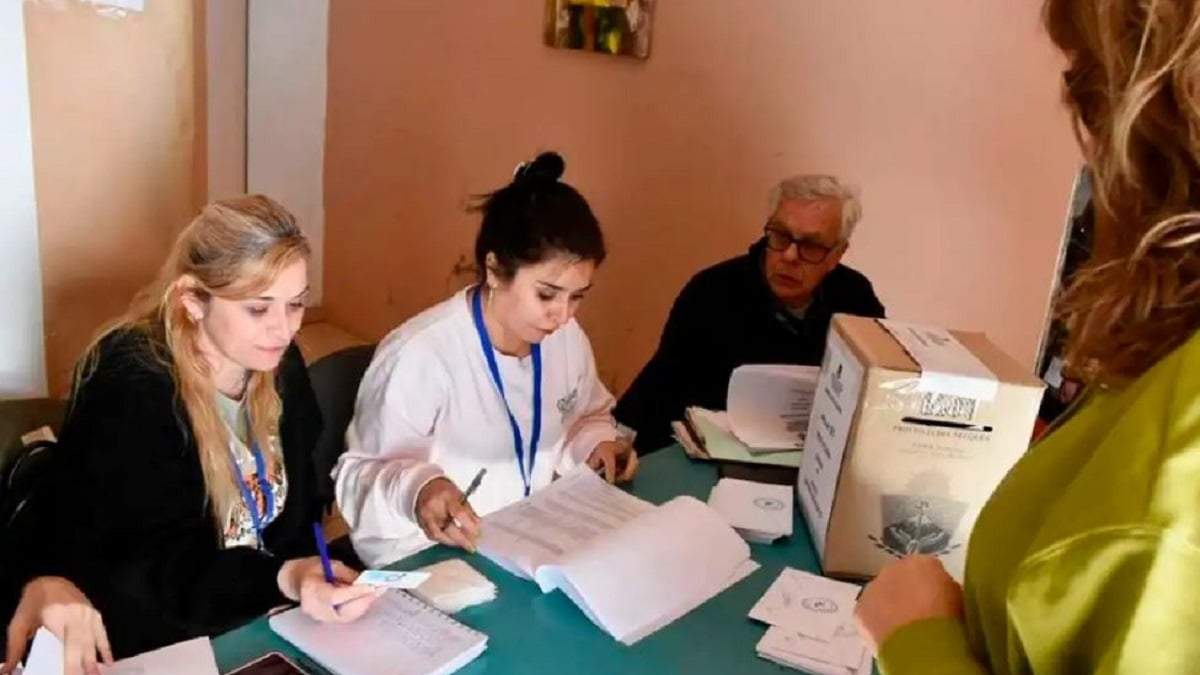 Se renuevan autoridades en las comisiones vecinales. Fuente: (Facebook)