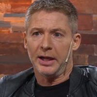 La noticia que El Trece le dio a Adrián Suar