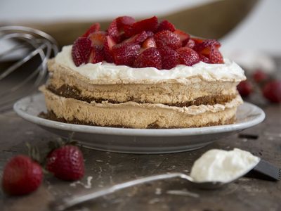 Torta Blitz: la receta sencilla que viene de Noruega, perfecta como postre o para una tarde a puros mates