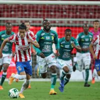Chivas y León empatan en la ida de las semifinales del torneo Guard1anes