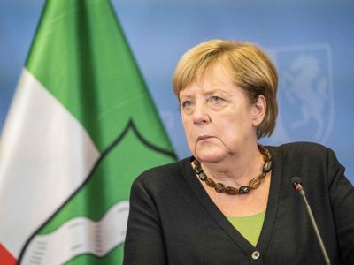 Merkel abre el diálogo con los talibanes para evacuar a más refugiados de Afganistán