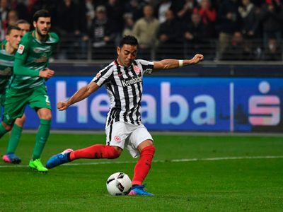 Marco Fabián reencuentra el gol en el empate entre Frankfurt y Bremen