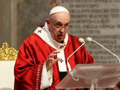 Francisco cumple 84 años, su octavo cumpleaños en el Vaticano