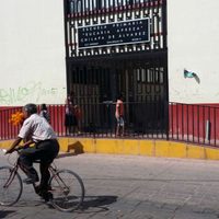 Cierran por la violencia más de 600 escuelas en Guerrero