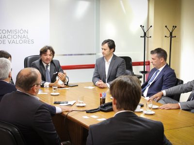 La Comisión Nacional de Valores recibió a autoridades de los mercados