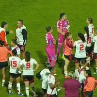 Detienen a jugadoras de River Plate por insultos racistas en partido contra Gremio (Video)