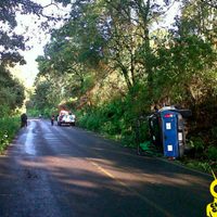 Vuelca patrulla en Michoacán, hay ocho agentes lesionados