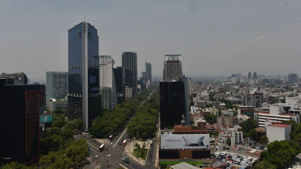 El cielo de la Ciudad de México este viernes por la tarde