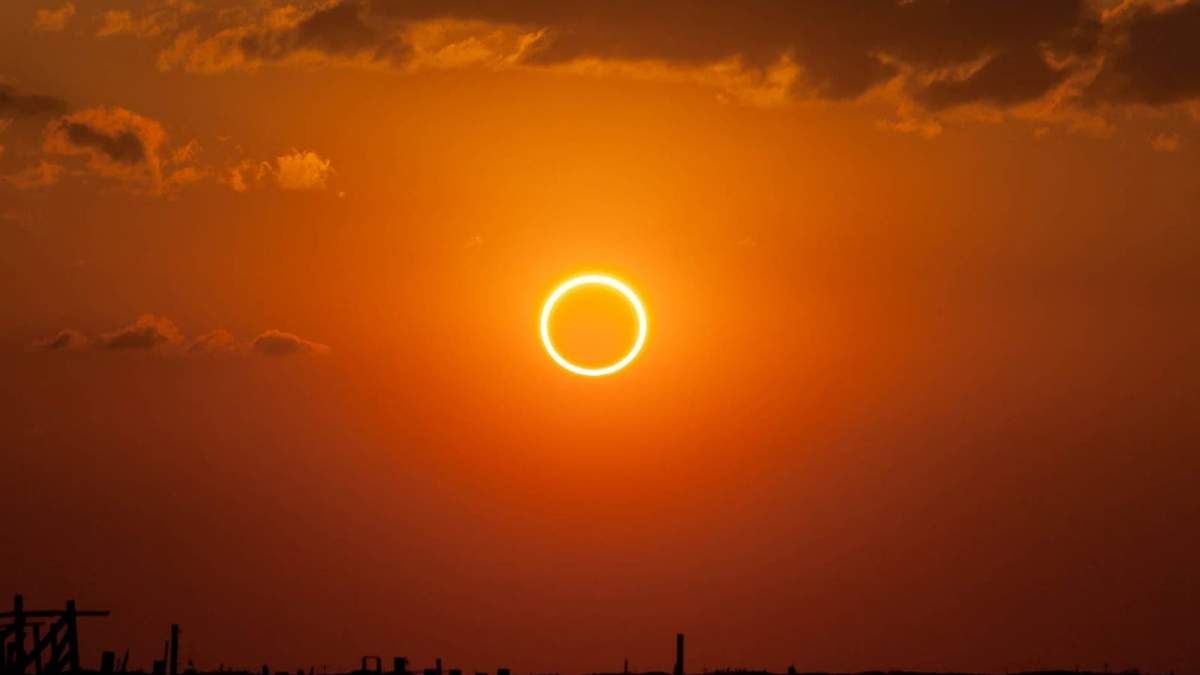 Eclipse total de sol. Fuente: (Twitter)