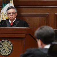 La UIF confirma que investiga depósitos a Medina Mora; son acordes con ingresos, revira el magistrado