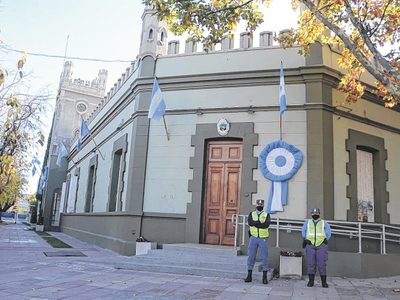 Mañana se reúne el Gobierno con gremios por el aguinaldo en cuotas