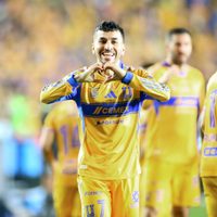 Ángel Correa aprovecha pifia y Tigres supera a Toluca en la ida de la final (Video)