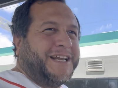 José Ramón López Beltrán arremete contra Molotov por criticar a la 4T