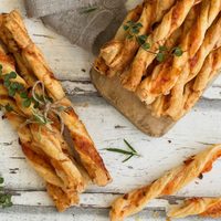 Palitos de hojaldre: crocantes y en 5 minutos, una receta ideal para la cena de estas Fiestas